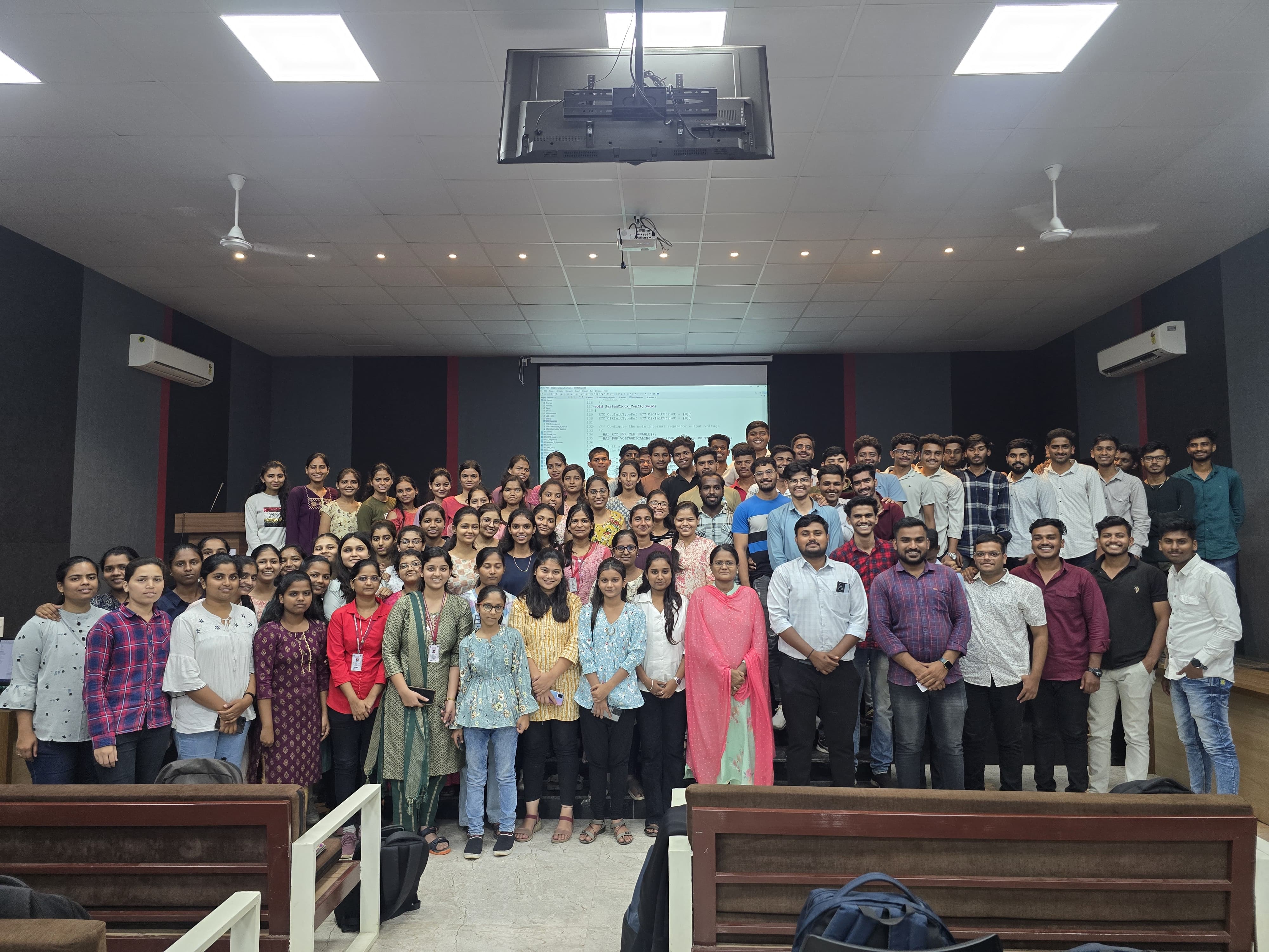 120 plus engineering students participating in an Arduino and IoT workshop at Karmaveer Bhaurao Patil College of Engineering Satara