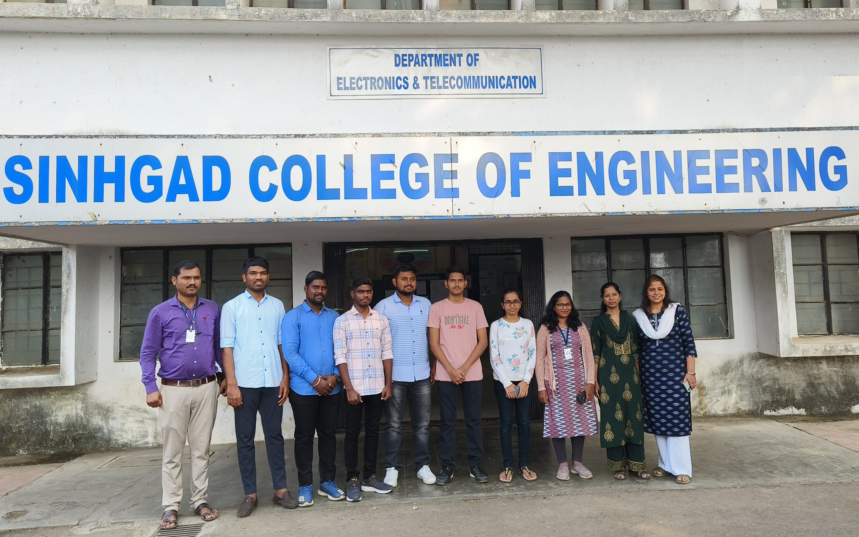 IoT and embedded systems workshop students at Sinhgad College of Engineering Pune